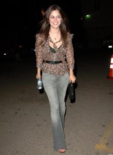 Rachel Bilson feet photo thumbnail