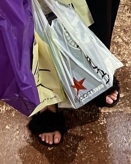 Leah Van Dale feet photo 3