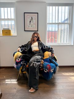 Rita Ora feet photo thumbnail