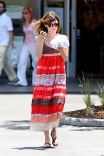 Rachel Bilson feet photo thumbnail