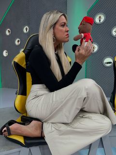 Renata Fan feet photo 4