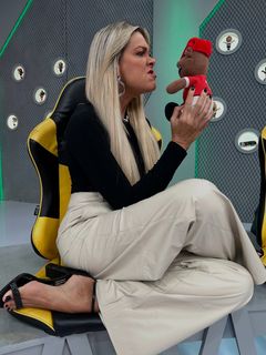 Renata Fan feet photo 3