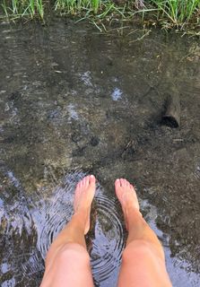 Ellie Goulding feet photo 1