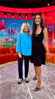 Caterina Balivo feet photo thumbnail