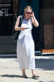 Dakota Fanning feet photo 3