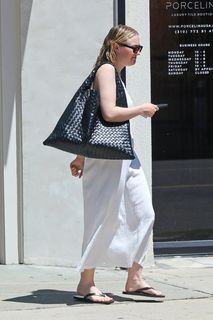 Dakota Fanning feet photo 1