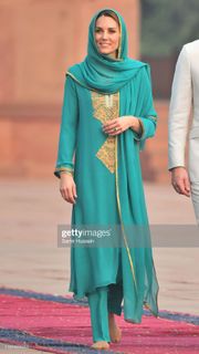 Catherine Princess of Wales feet photo thumbnail