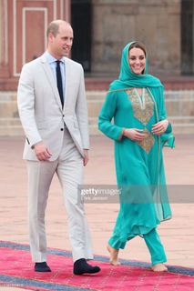 Catherine Princess of Wales feet photo thumbnail