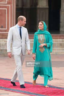 Catherine Princess of Wales feet photo thumbnail
