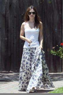 Rachel Bilson feet photo thumbnail