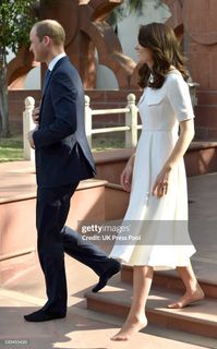 Catherine Princess of Wales feet photo thumbnail