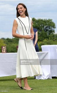 Catherine Princess of Wales feet photo thumbnail