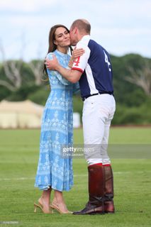 Catherine Princess of Wales feet photo thumbnail