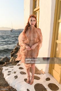 Emma Roberts feet photo 4