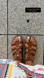 Lisa Snowdon feet photo 1