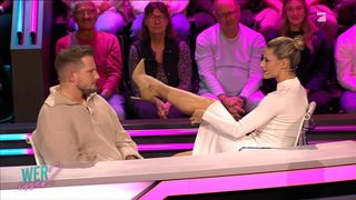 Michelle Hunziker feet photo 1