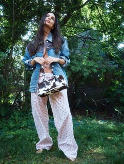Emily Ratajkowski feet photo 2