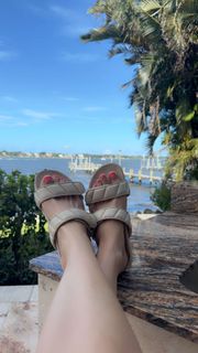 Amanda Cerny feet photo 1