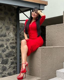 Maribel Guardia feet photo 2