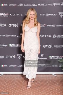 Heather Graham feet photo 5