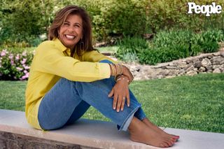 Hoda Kotb feet photo 1