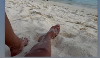 Delphine Wespiser feet photo 1