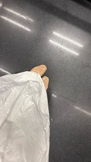 Alexandra Stan feet photo 2