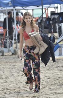 AnnaLynne McCord feet photo thumbnail