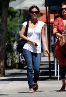 Rachel Bilson feet photo thumbnail