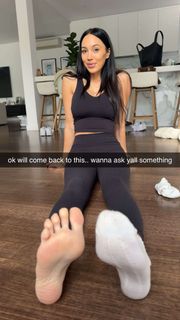 Scarlet Vas feet photo 1