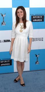 Rachel Bilson feet photo thumbnail