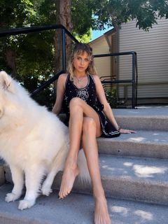 Anne Winters feet photo 2