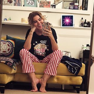 Gülben Ergen feet photo 1