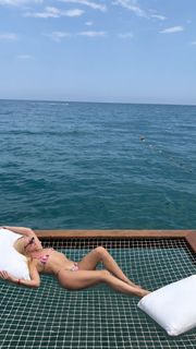 Alexandra Stan feet photo 1