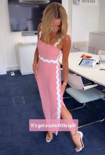 Amanda Holden feet photo 4