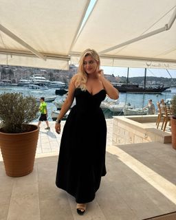 Bebe Rexha feet photo 4