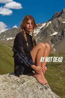 Camila Morrone feet photo 2