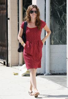 Rachel Bilson feet photo thumbnail