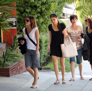Rachel Bilson feet photo thumbnail
