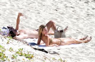 Kate Moss feet photo thumbnail