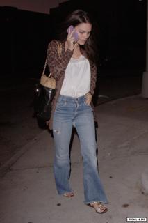 Rachel Bilson feet photo thumbnail
