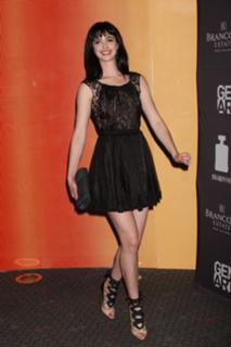 Krysten Ritter feet photo thumbnail