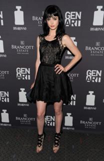 Krysten Ritter feet photo thumbnail
