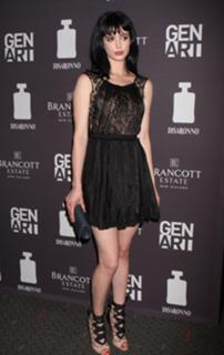 Krysten Ritter feet photo thumbnail