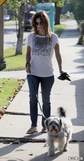 Rachel Bilson feet photo thumbnail