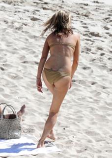 Kate Moss feet photo thumbnail