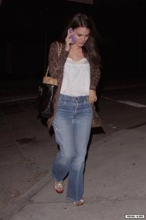 Rachel Bilson feet photo thumbnail