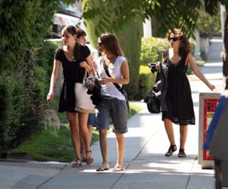 Rachel Bilson feet photo thumbnail