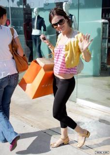Rachel Bilson feet photo thumbnail