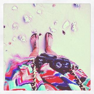 Shay Mitchell feet photo thumbnail